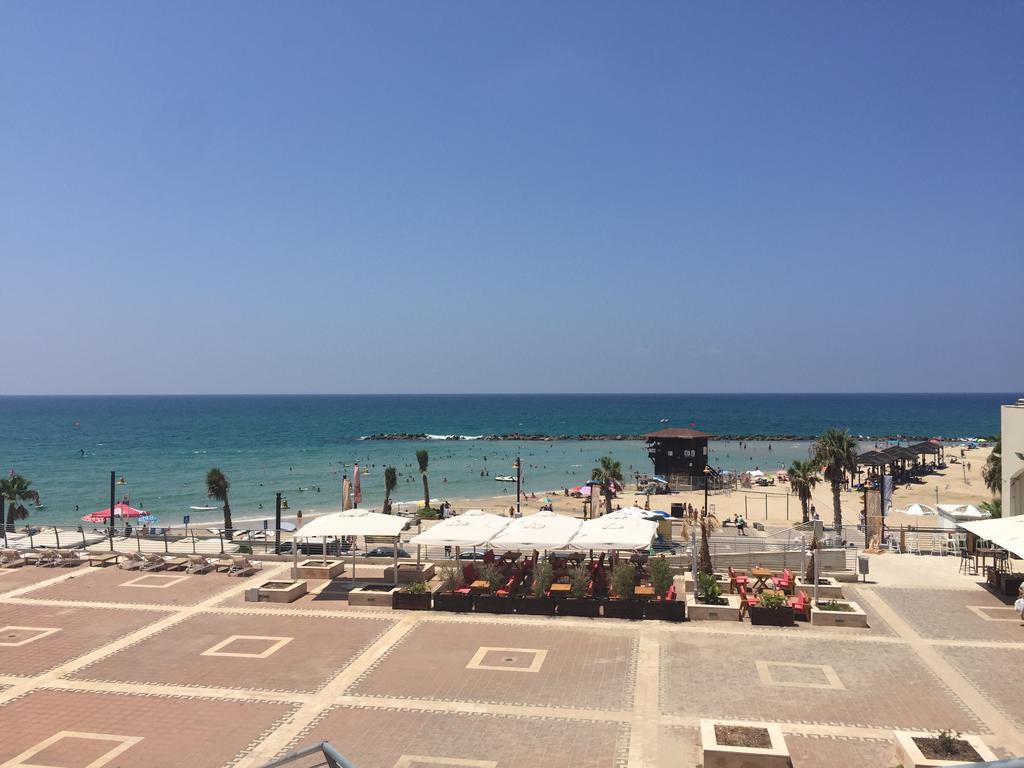 מגדל אלמוג חיפה - דירות "בלו ביץ'" על הים Exteriör bild